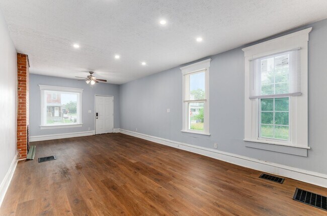 Foto del edificio - 370 N Garfield Ave