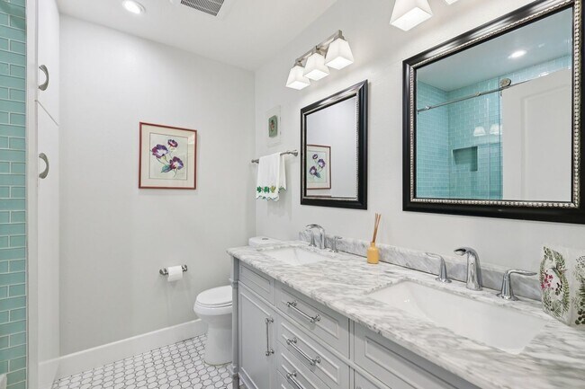 Foto del edificio - 1767 Woodbine Pl