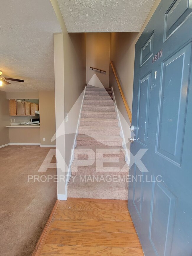Building Photo - MOVE-IN SPECIAL,NO RENT TIL MAY 1ST! - Nice 2 Bd | 1.5 Ba Townhouse in West Knox Condo Community!