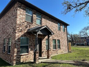 Building Photo - 4803 Forest Ct