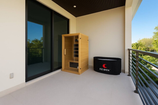 Building Photo - 1812 Miami Rd