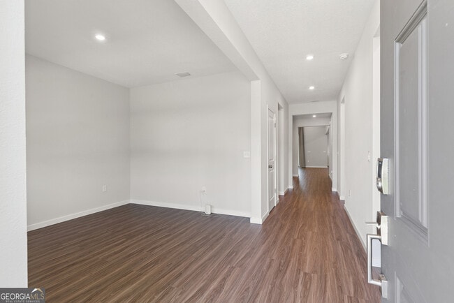 Building Photo - 208 Park View Ln