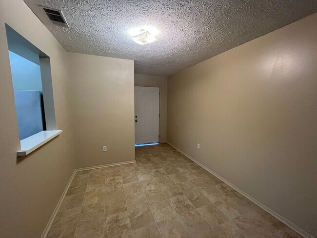 Foto del edificio - 1100 E 56th St