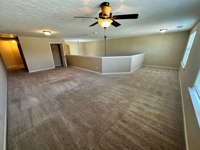Building Photo - Towne House Living in the Center of the City!