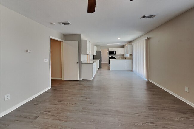 Building Photo - 1031 Cascade Creek Dr