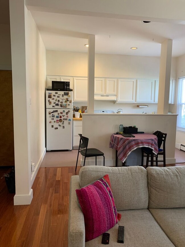 Photo - Charming 2 bedroom near Central Square in Cambridge House