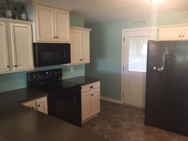 Foto del edificio - Single Family 3 BR, 2 Bath Rental House in...