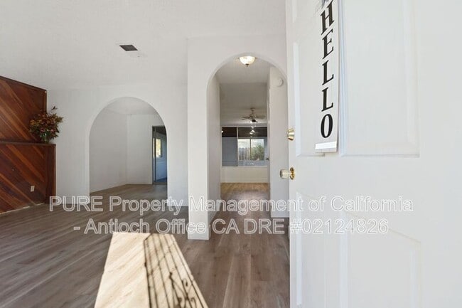Building Photo - 3605 Dewitt Ct
