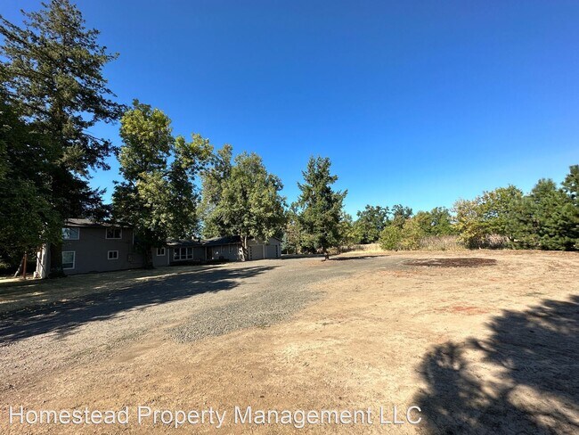 Building Photo - 3 br, 2 bath House - 3005 Riddell Rd.