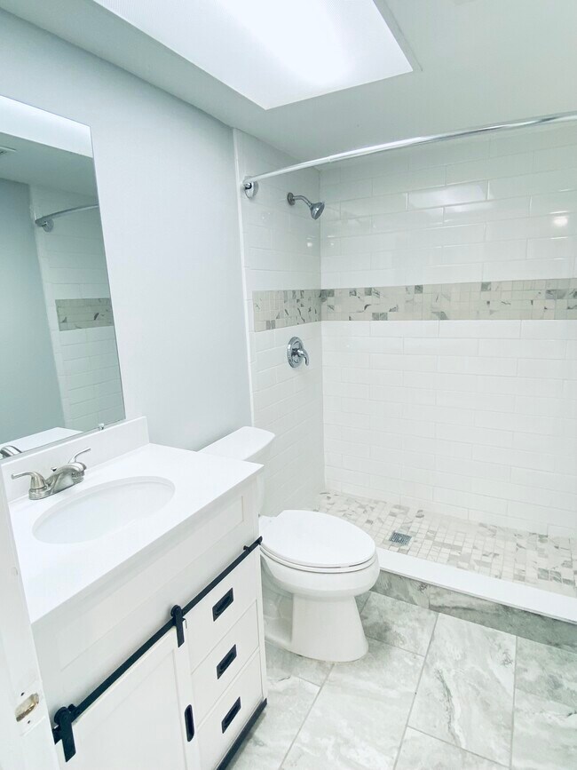 Foto del edificio - 5023 SW 16th Pl