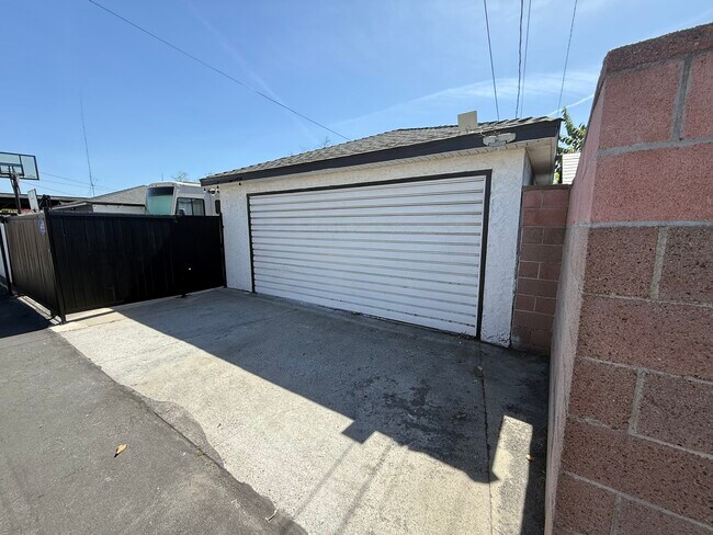 Foto del edificio - 9845 Rosecrans Ave