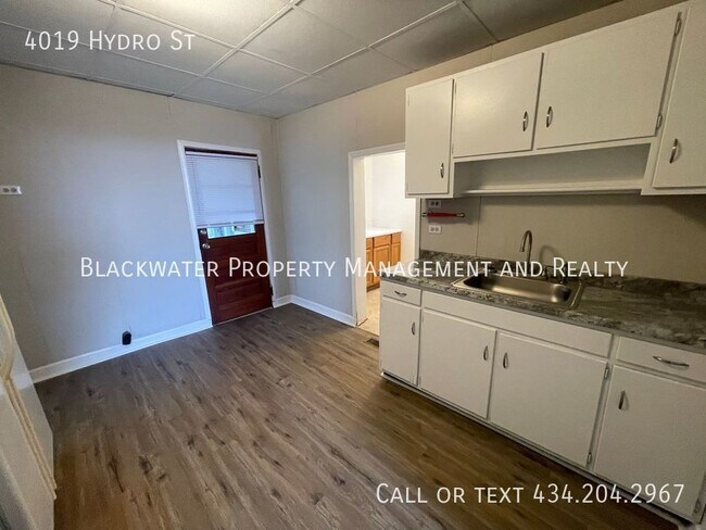 Building Photo - Cute Two Bedroom Home!