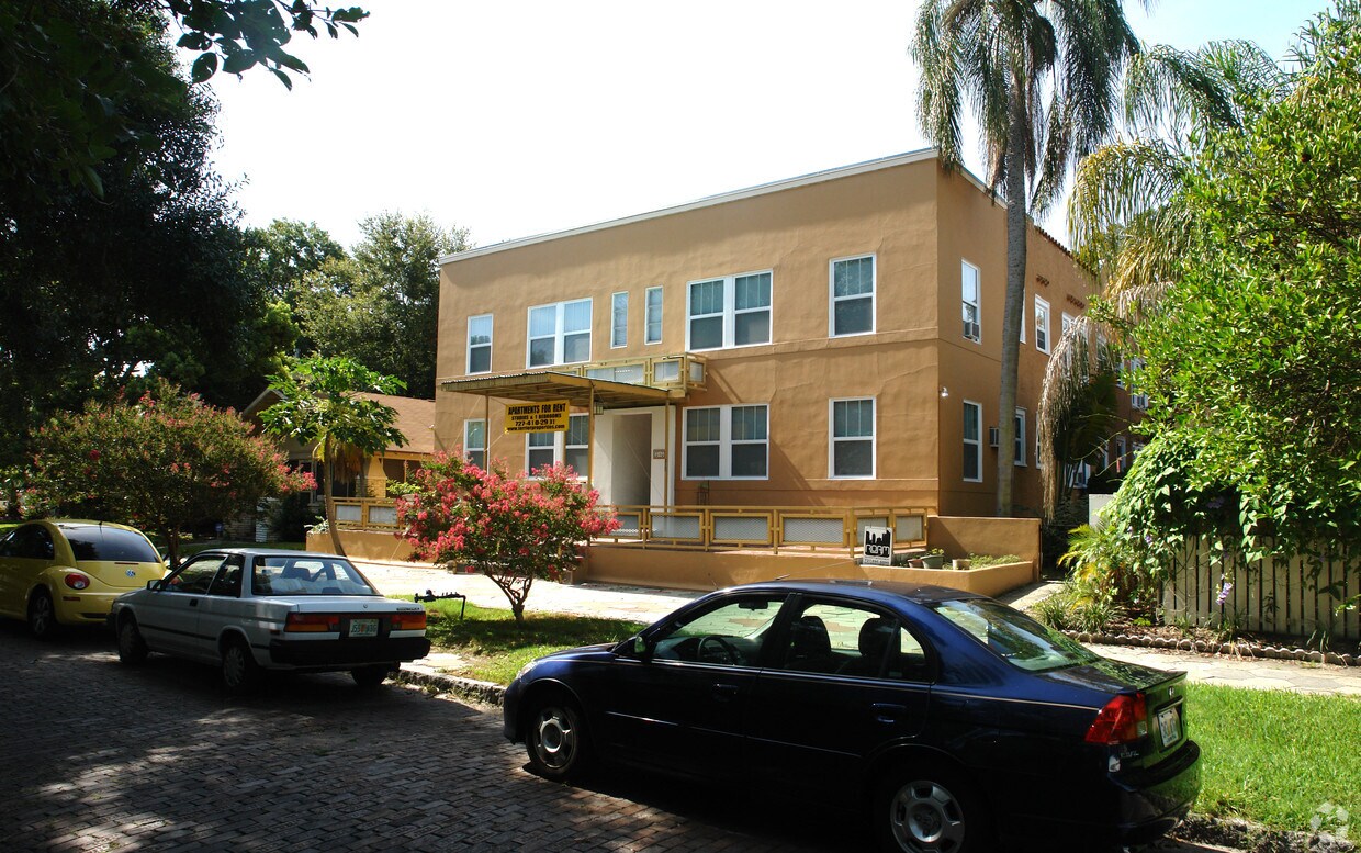Primary Photo - 310 13th Ave NE