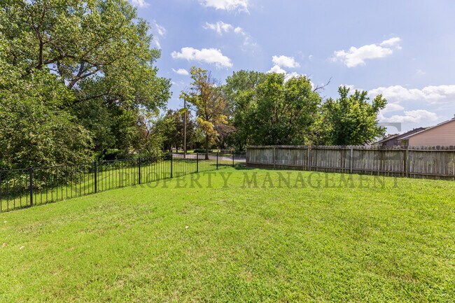 Foto del edificio - 6534 E 39th Ct N