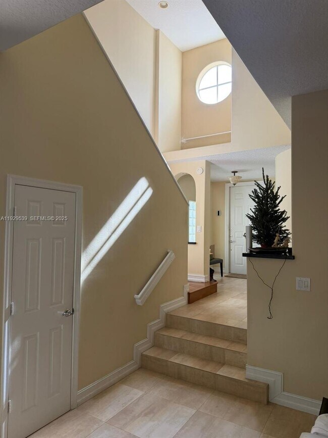 Foto del edificio - 3085 NE 208th Terrace