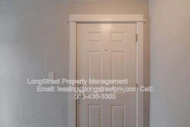 Building Photo - 205 6th Ave SW