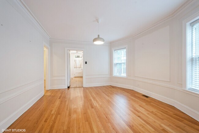 Foto del edificio - 557 Barton Ave
