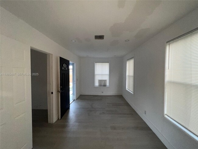 Foto del edificio - 1800 SW 3rd St