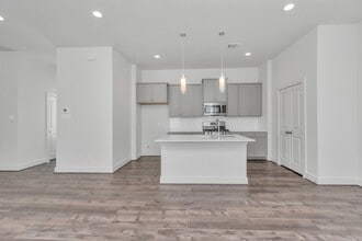 Building Photo - 2007 Bauer Dr