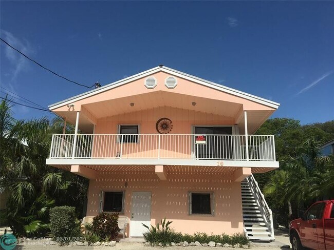 Foto del edificio - 19 Meridian Ave