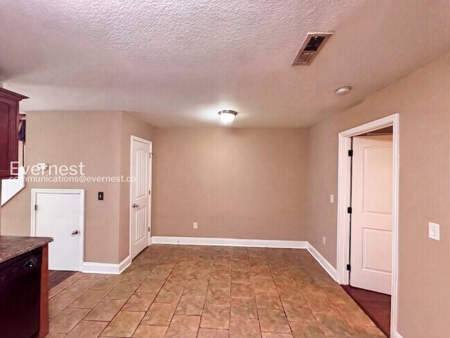 Foto del edificio - 80 Brown Estates Dr