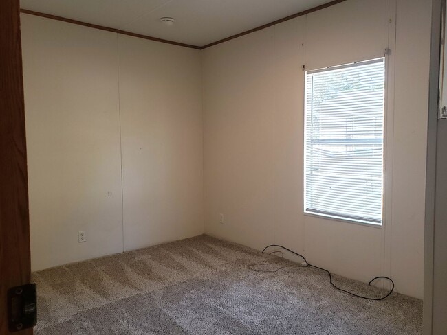 Building Photo - Two-Bedroom Home in Winter Haven
