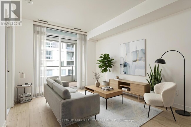 Building Photo - 576 Front St W