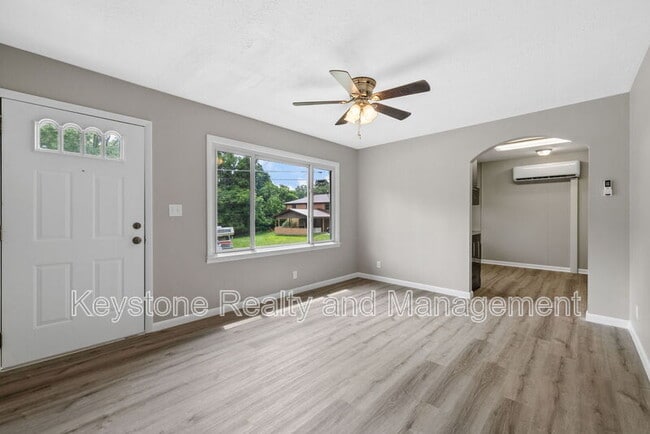 Building Photo - 103 Cayce Ave