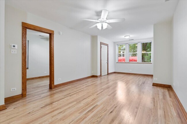 Foto del edificio - 3339 N Hamilton Ave