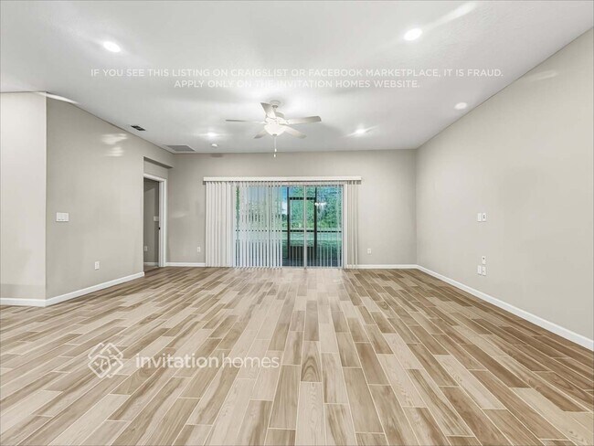 Foto del edificio - 9835 Lemon Grass Ln