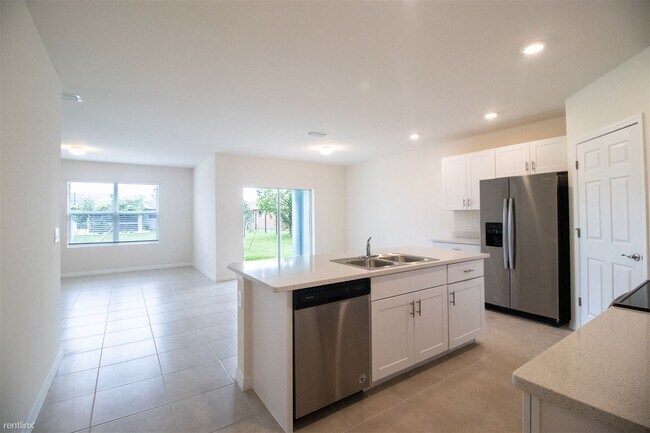 Building Photo - 4 br, 2 bath House - 306 Southeast 27th Te...