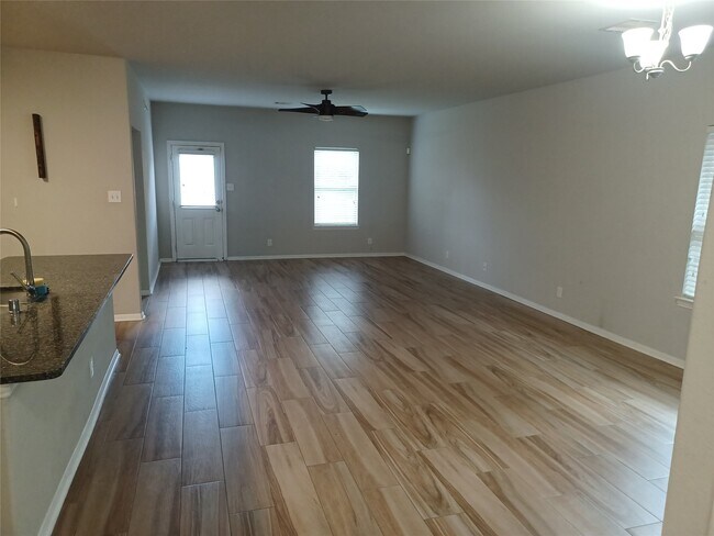 Foto del edificio - 7707 Retama Terrace Ln