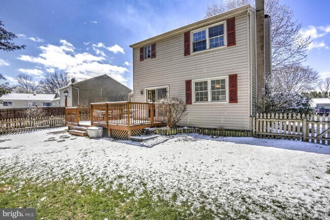Building Photo - 2833 Pebblebrook Dr