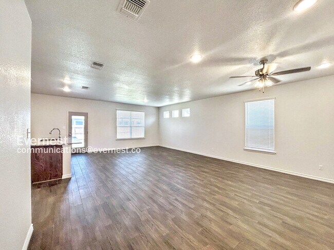 Foto del edificio - ACT NOW! / Newer 3 Bedroom Home in Temple / Pet Friendly / Fenced Yard / Special Offer