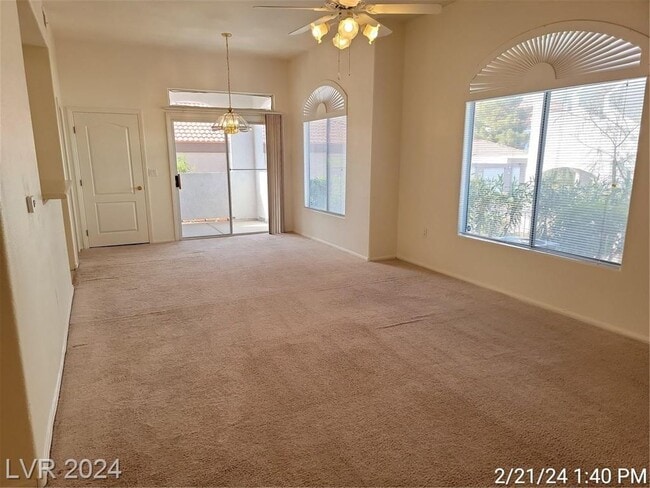 Building Photo - MISSION RIDGE 1ST FLOOR UNIT!!