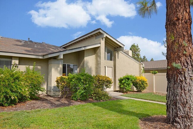 Building Photo - Two Bedroom Condo in Oceanside!!