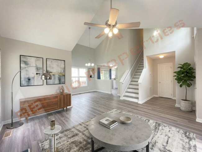 Foto del edificio - 537 Mountain Lake Dr