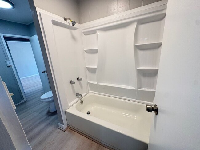 Foto del edificio - Two Bedroom Duplex