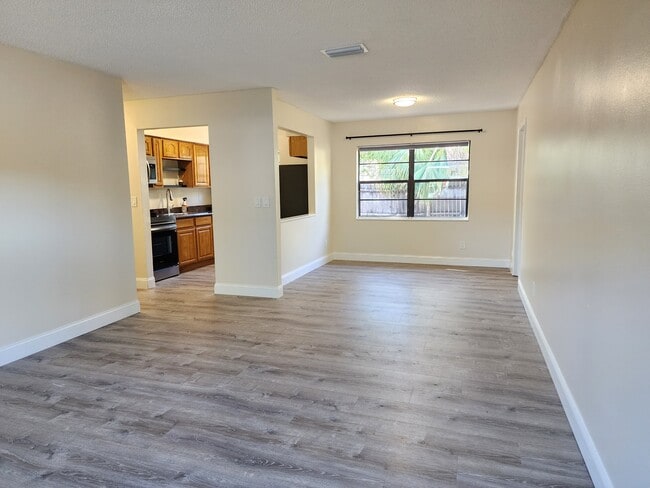 Foto del edificio - 1773 Tifton Terrace S