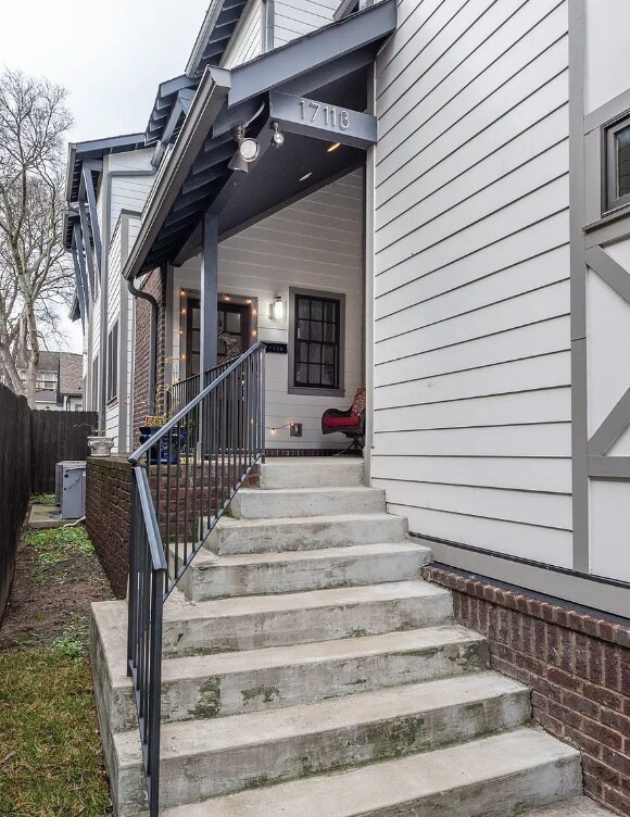 Building Photo - "Charming 3-Bed Home with fenced yard, and...