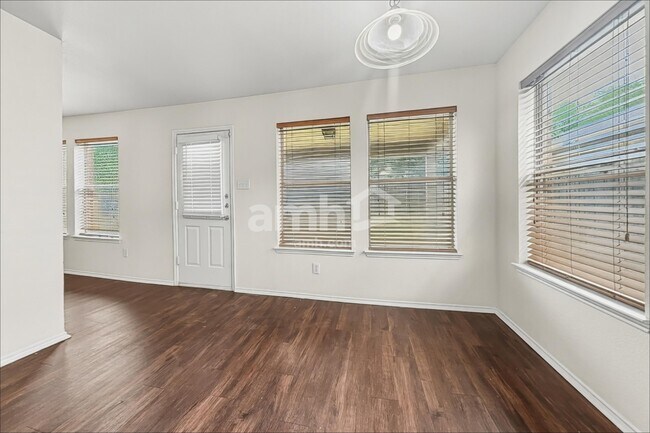 Foto del edificio - 10236 Coolidge Dr