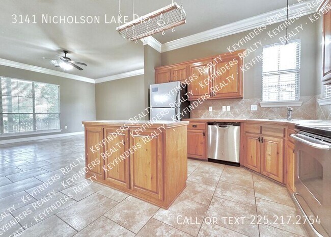 Foto del edificio - 3141 Nicholson Lake Dr