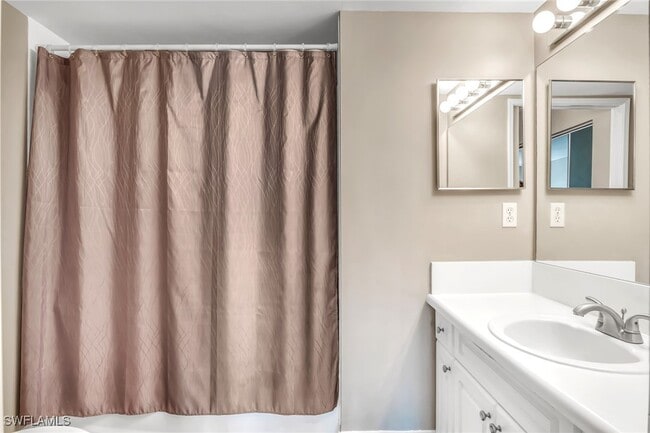 Building Photo - 1250 Wildwood Lakes Blvd