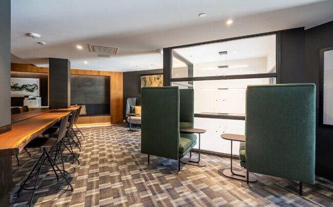 Foto del edificio - 4300 Collins Ct