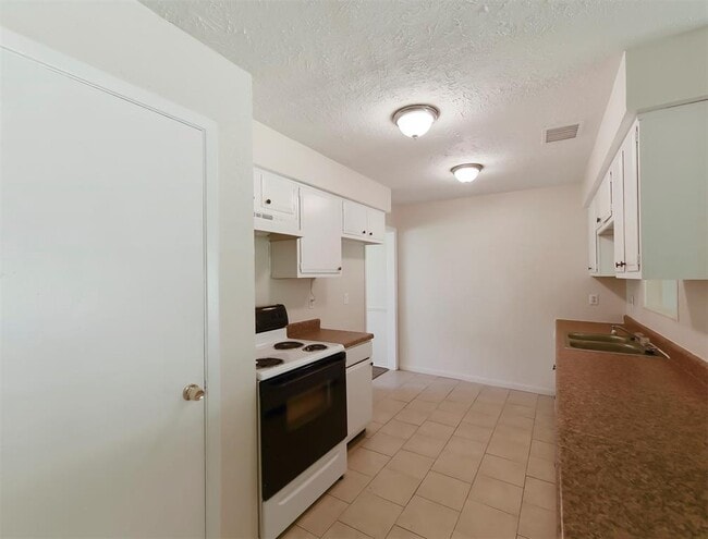 Building Photo - 17022 Bougainvilla Ln