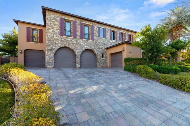 Building Photo - 10117 Summit Canyon Dr