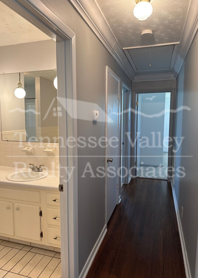 Foto del edificio - MOVE IN READY! TOUR TODAY! Check out this ...