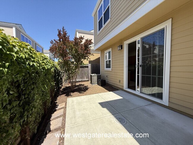 Foto del edificio - 703 Wood Sorrel Dr