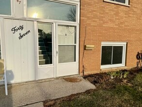 Building Photo - 47 Beechwood Crescent