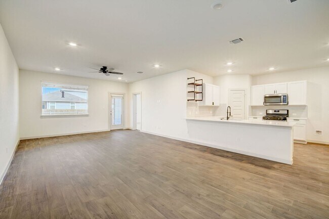 Foto del edificio - 131 Big Sandy Creek Dr